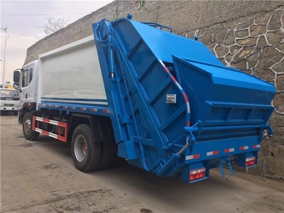 对接式压缩垃圾车与天锦压缩式垃圾车报价解析，兼谈油罐车市场